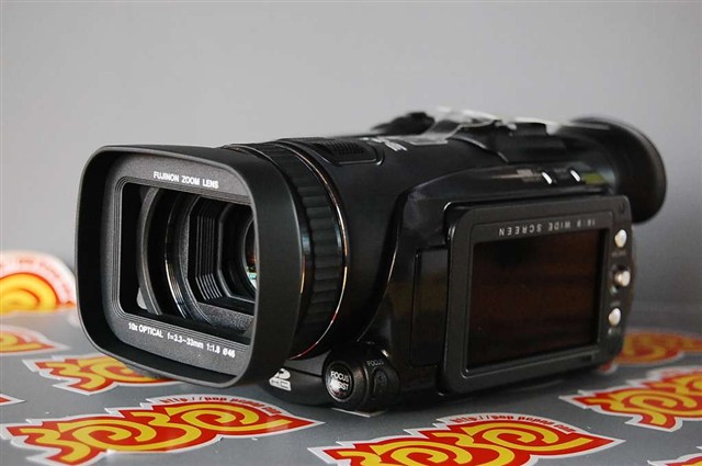 JVC GZ-HD7AC数码摄像机 高清时代的高端之选